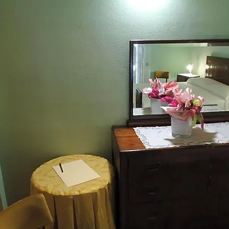 Ai Cipressi Bed & Breakfast *